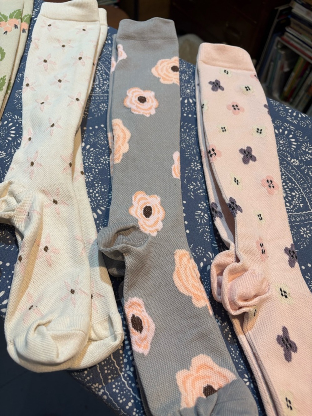 Compression socks, five pairs, WOMEN’s OS - Picture 3 of 4